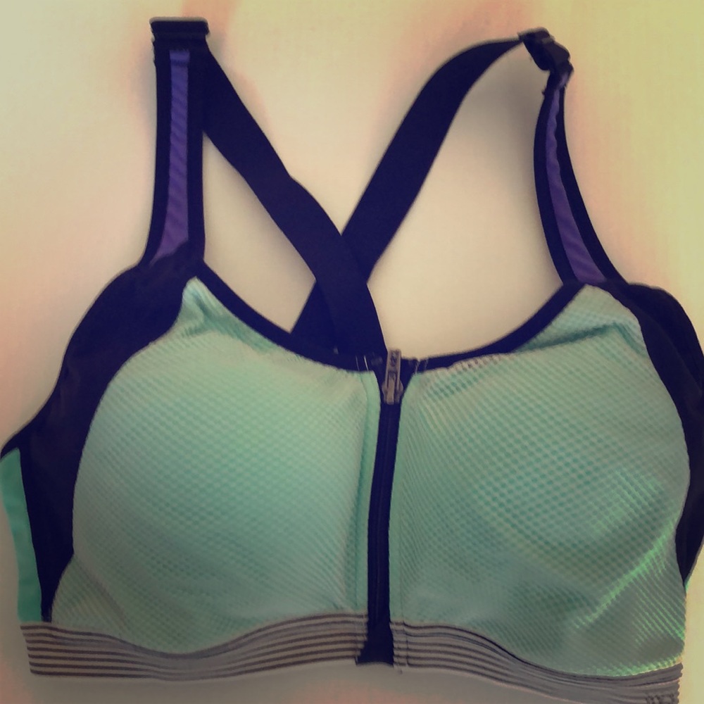 Victoria’s Secret Front Close Sports Bra
